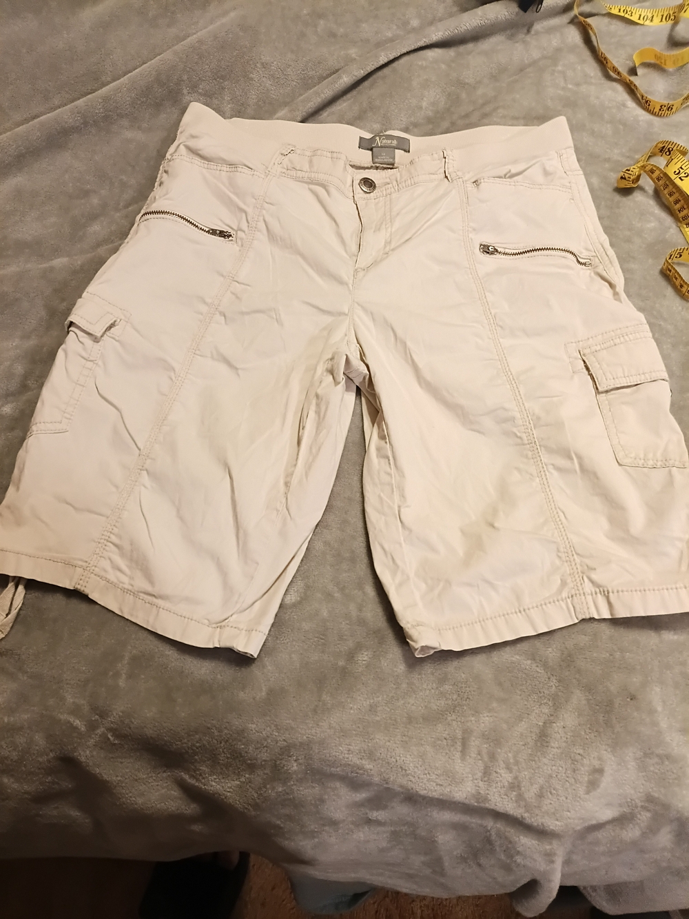 Natural Reflections Beige Cargo Utility Shorts with Zip Pockets Size 12